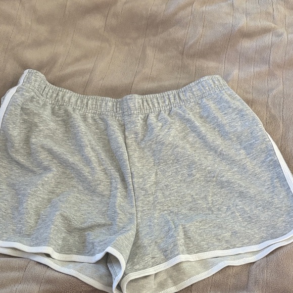 Shorts - Picture 2 of 6